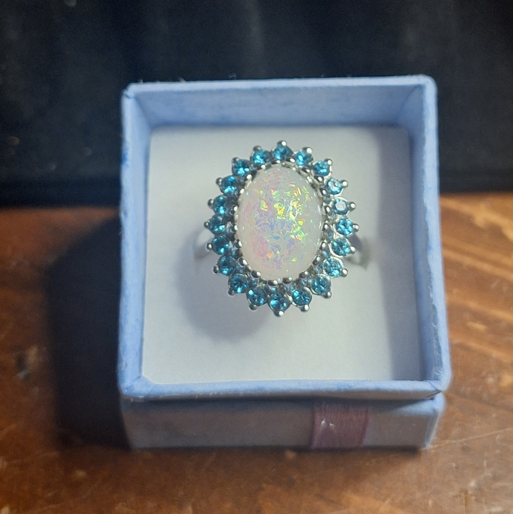 White Gemstone Ring size 9